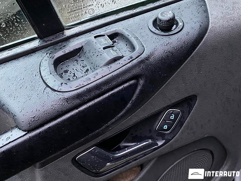 Ford Transit 16 automobil-interauto