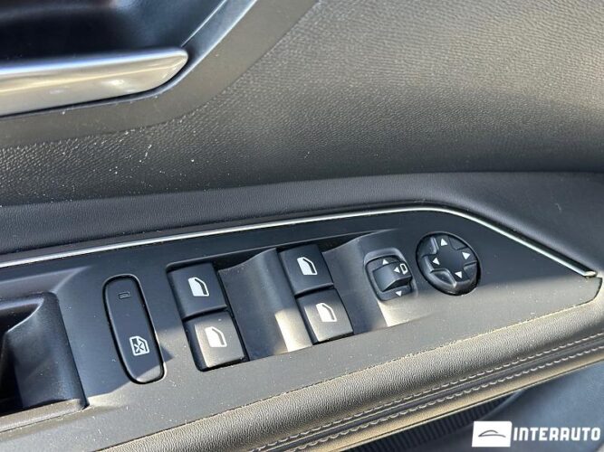 Peugeot 5008 44 interauto-car
