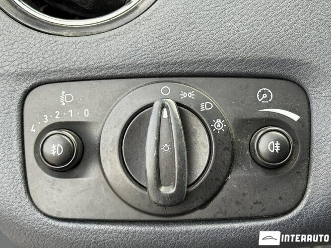 Ford Mondeo 37 interauto-car