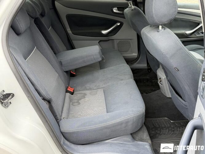 Ford Mondeo 44 interauto-car