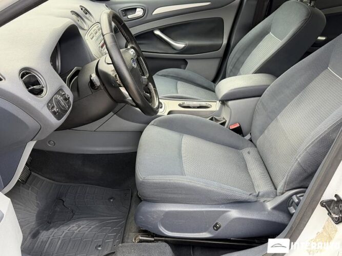 Ford Mondeo 35 interauto-car