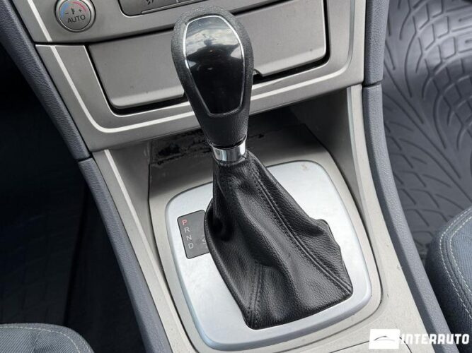 Ford Mondeo 40 interauto-car