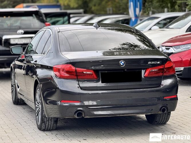 BMW 530e 35 interauto-car