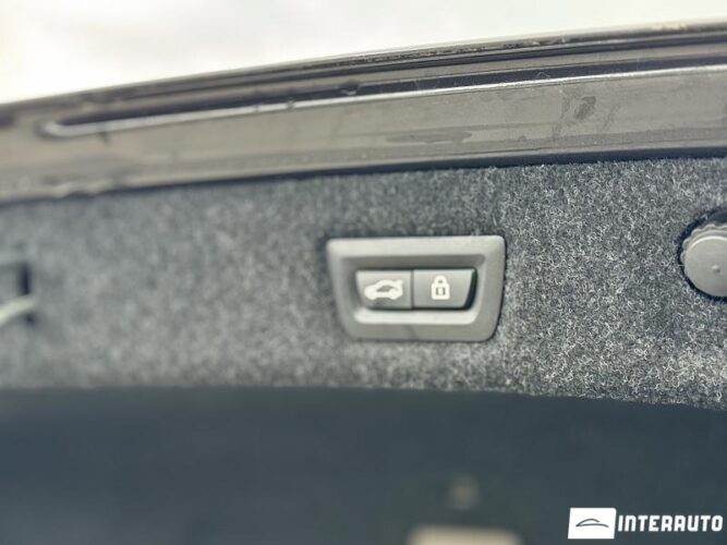 BMW 530e 37 interauto-car