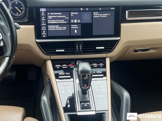 Porsche Cayenne E-Hybrid 48 interauto-car