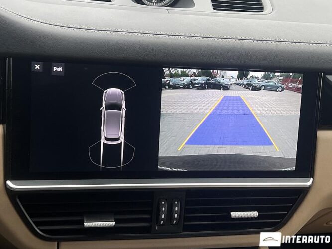 Porsche Cayenne E-Hybrid 46 interauto-car