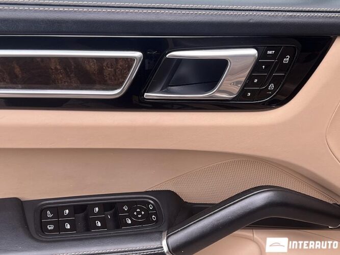 Porsche Cayenne E-Hybrid 41 interauto-car