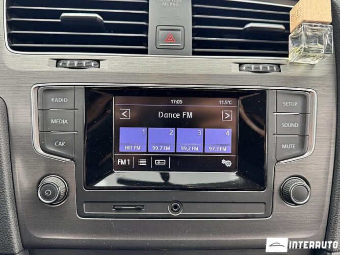 Volkswagen Golf 39 interauto-car