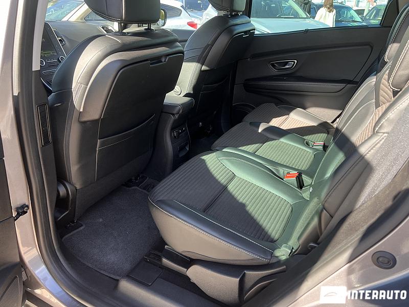 Renault Grand Scenic 26 automobil-interauto