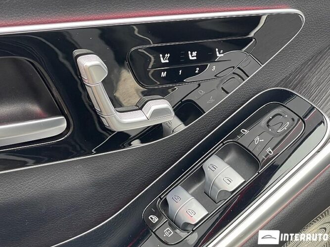 Mercedes S 500 4Matic 38 interauto-car