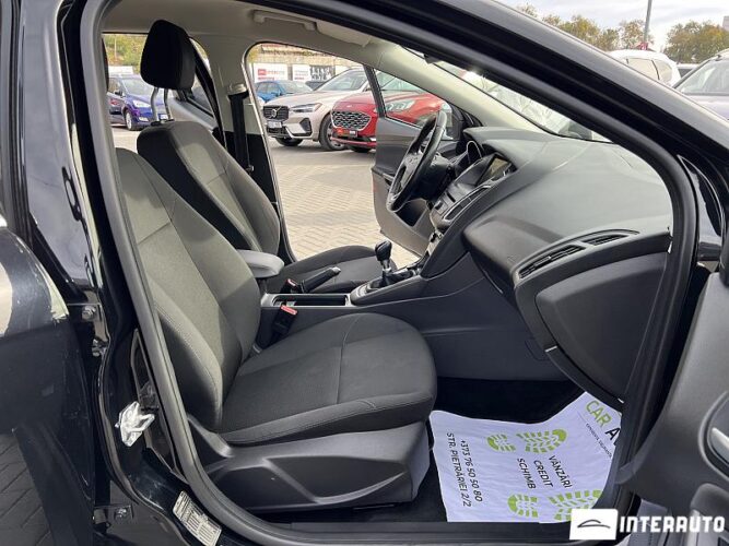 Ford Focus 42 interauto-car