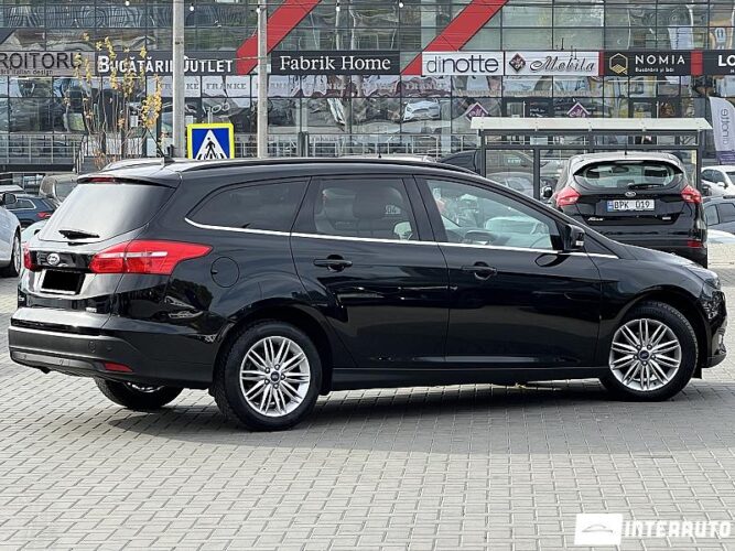 Ford Focus 31 interauto-car