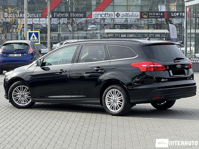 Ford Focus 32 interauto-car