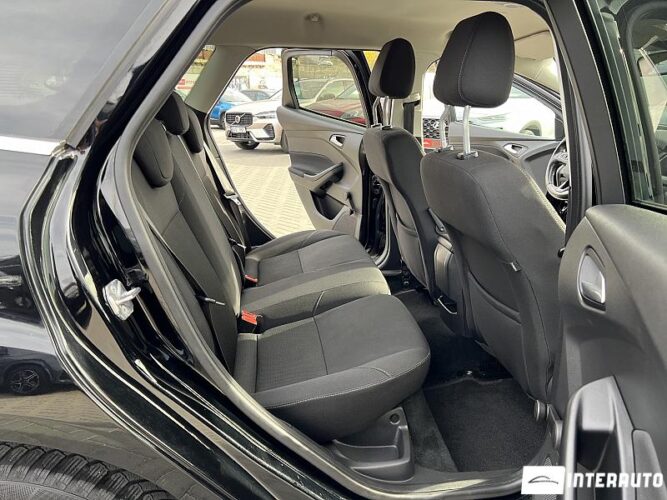 Ford Focus 41 interauto-car