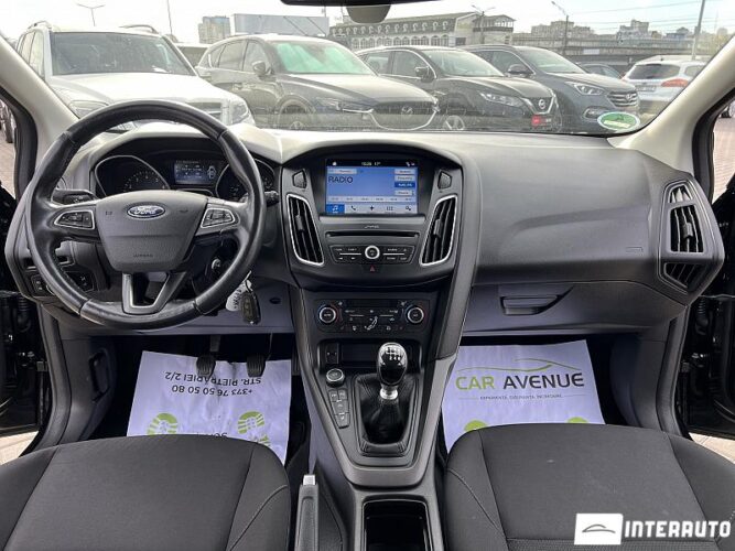 Ford Focus 34 interauto-car