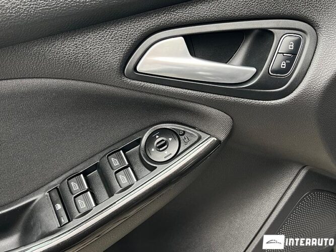 Ford Focus 35 interauto-car