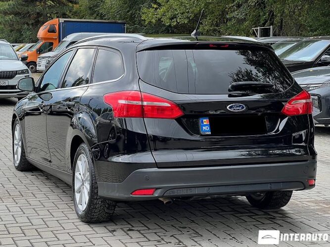 Ford Focus 33 interauto-car