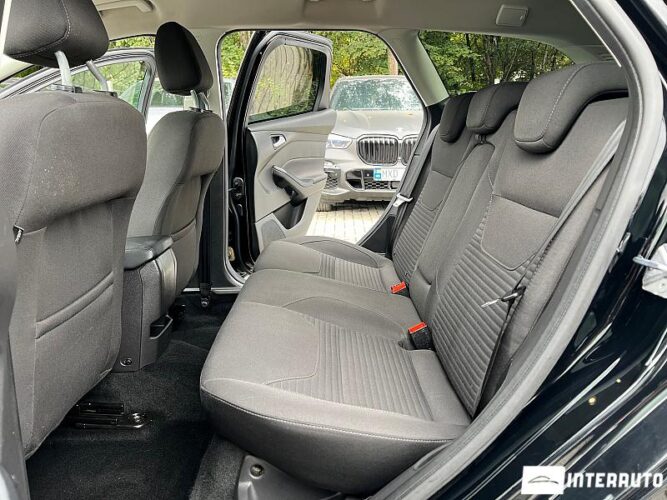 Ford Focus 46 interauto-car