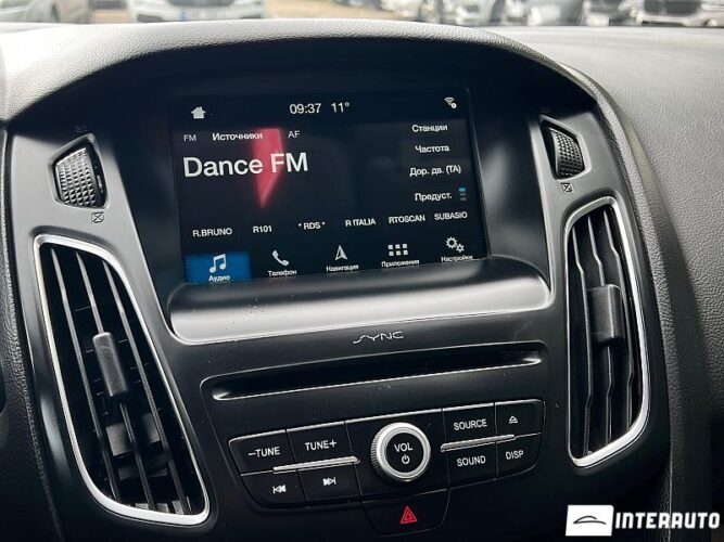 Ford Focus 41 interauto-car