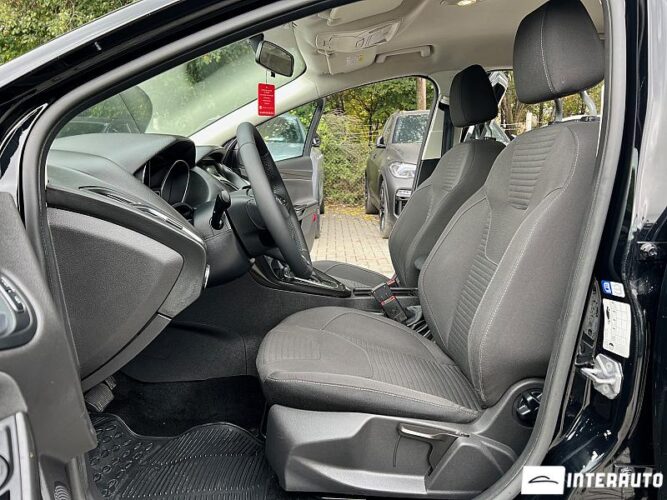 Ford Focus 34 interauto-car