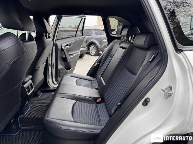 Toyota Rav-4 46 interauto-car