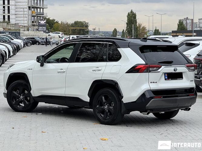 Toyota Rav-4 37 interauto-car