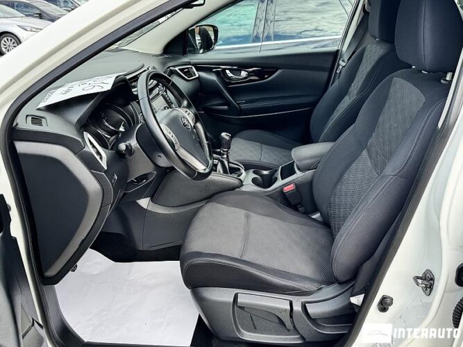 Nissan Qashqai 34 interauto-car