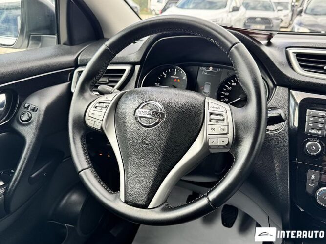 Nissan Qashqai 36 interauto-car