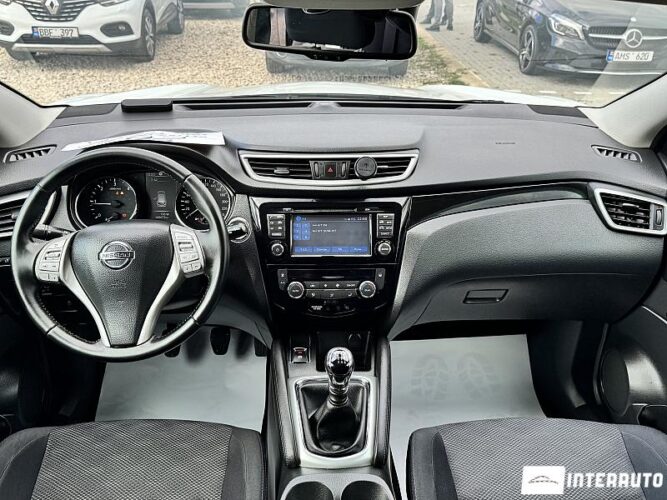 Nissan Qashqai 35 interauto-car