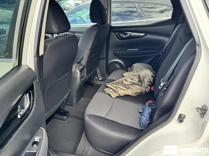 Nissan Qashqai 41 interauto-car