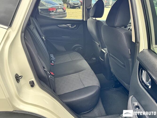 Nissan Qashqai 43 interauto-car
