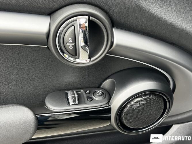 Mini Cooper S 51 interauto-car