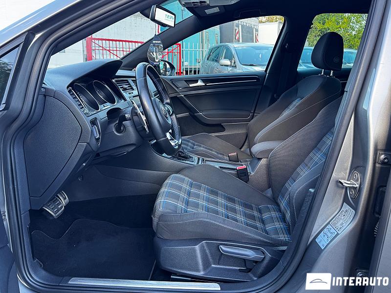 Volkswagen Golf GTE 16 automobil-interauto