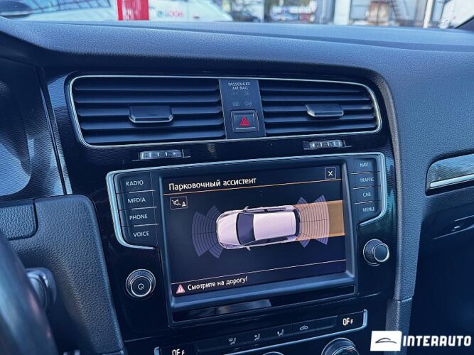 Volkswagen Golf GTE 36 interauto-car
