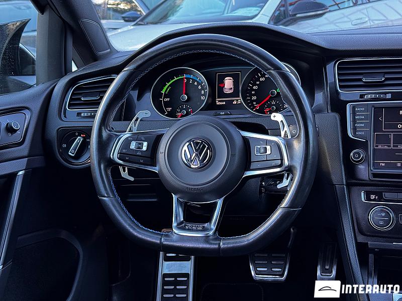 Volkswagen Golf GTE 17 automobil-interauto