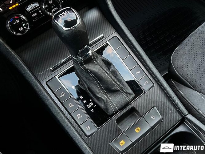 Skoda Superb 48 interauto-car