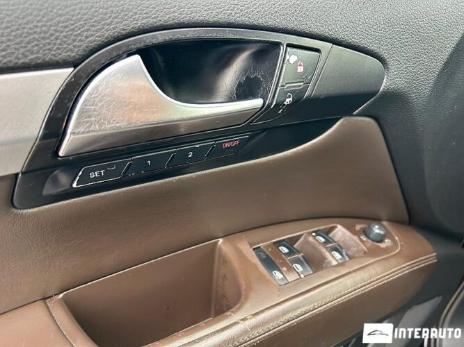 Audi Q7 35 interauto-car