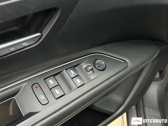 Peugeot 3008 38 interauto-car