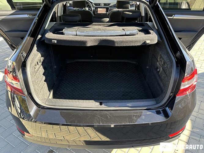 Skoda Superb 56 interauto-car