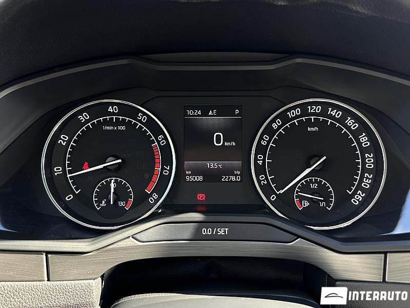 Skoda Superb 18 automobil-interauto