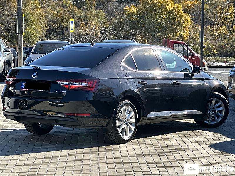 Skoda Superb 13 automobil-interauto