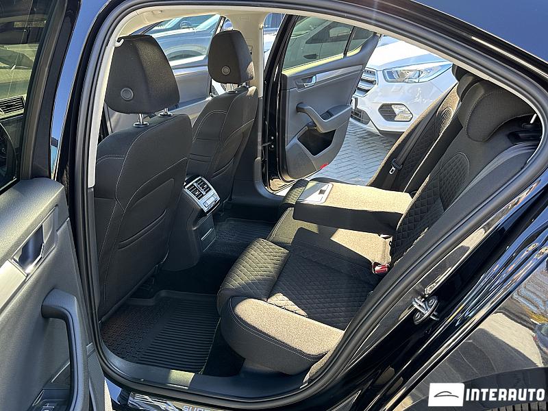 Skoda Superb 23 automobil-interauto