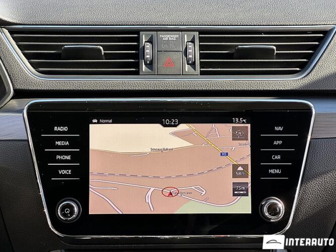 Skoda Superb 42 interauto-car