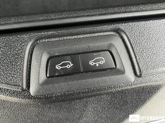 BMW X7 3.0d 61 interauto-car