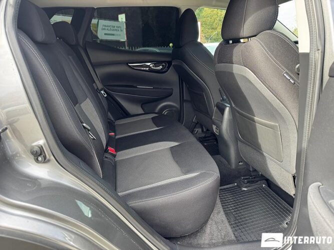 Nissan Qashqai 37 interauto-car