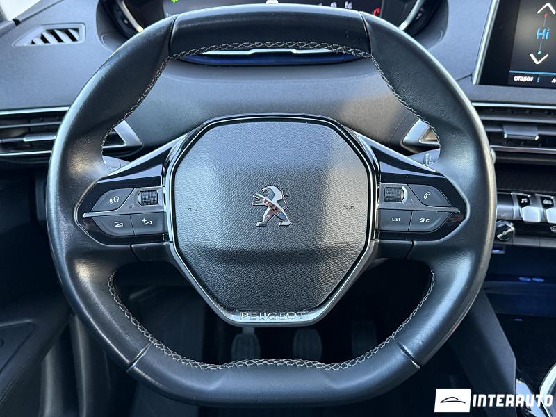 Peugeot 3008 21 automobil-interauto