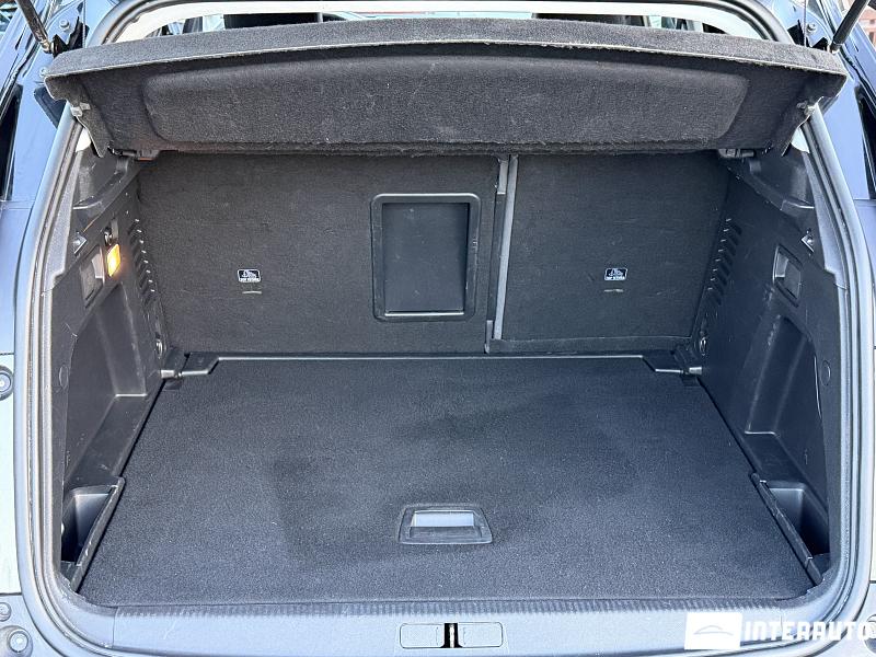 Peugeot 3008 28 automobil-interauto