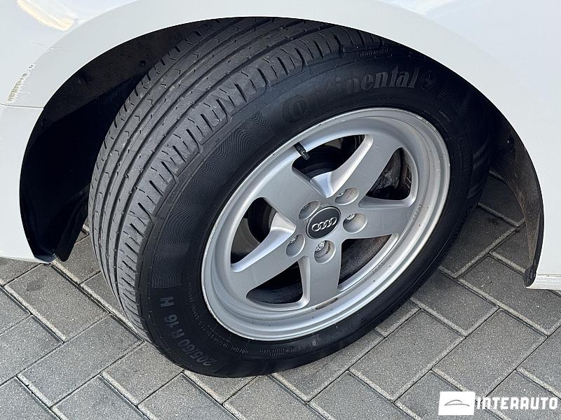 Audi A4 32 automobil-interauto