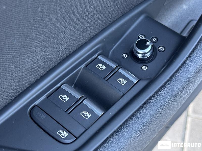 Audi A4 25 automobil-interauto
