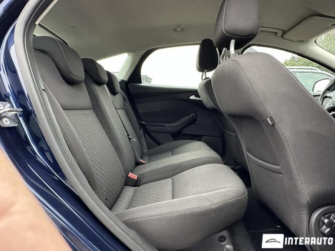 Ford Focus 47 interauto-car